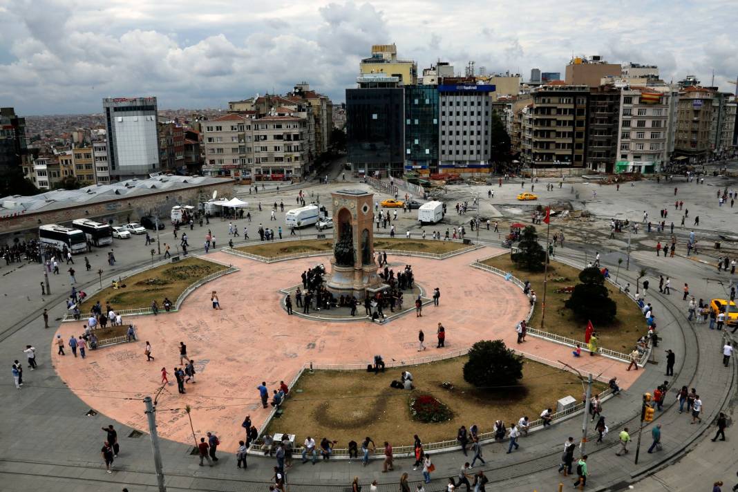 Beyoğlu'nun ismindeki "Bey" ve "Oğlu" Kim? 8